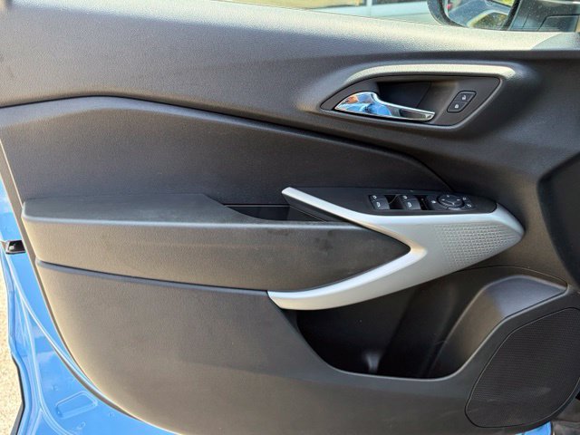 Used 2024 Chevrolet Trax RS FWD image 11