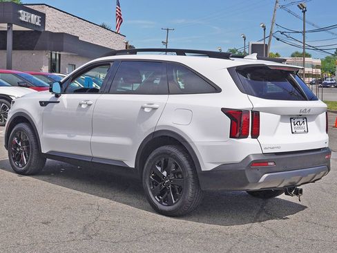 Used 2023 Kia Sorento S w/ Panoramic Sunroof Package AWD/4WD image 11