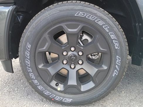 New 2026 RAM 1500 4x4 Crew Cab image 23