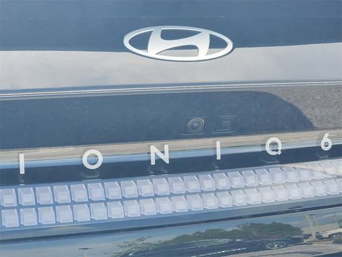 New 2023 Hyundai Ioniq 6 SEL image 5