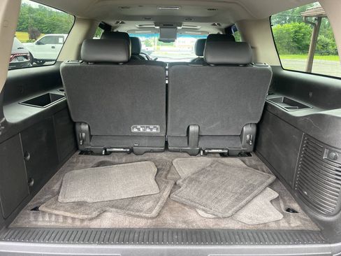Used 2011 Chevrolet Suburban LT AWD/4WD image 34