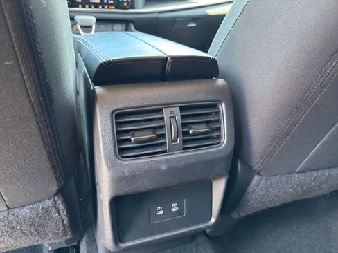 Used 2025 Nissan Rogue SV FWD image 24