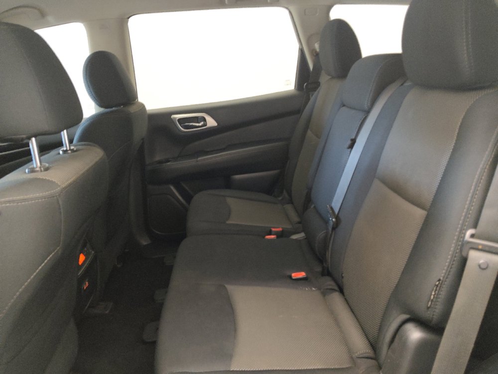 Used 2019 Nissan Pathfinder SV FWD image 18