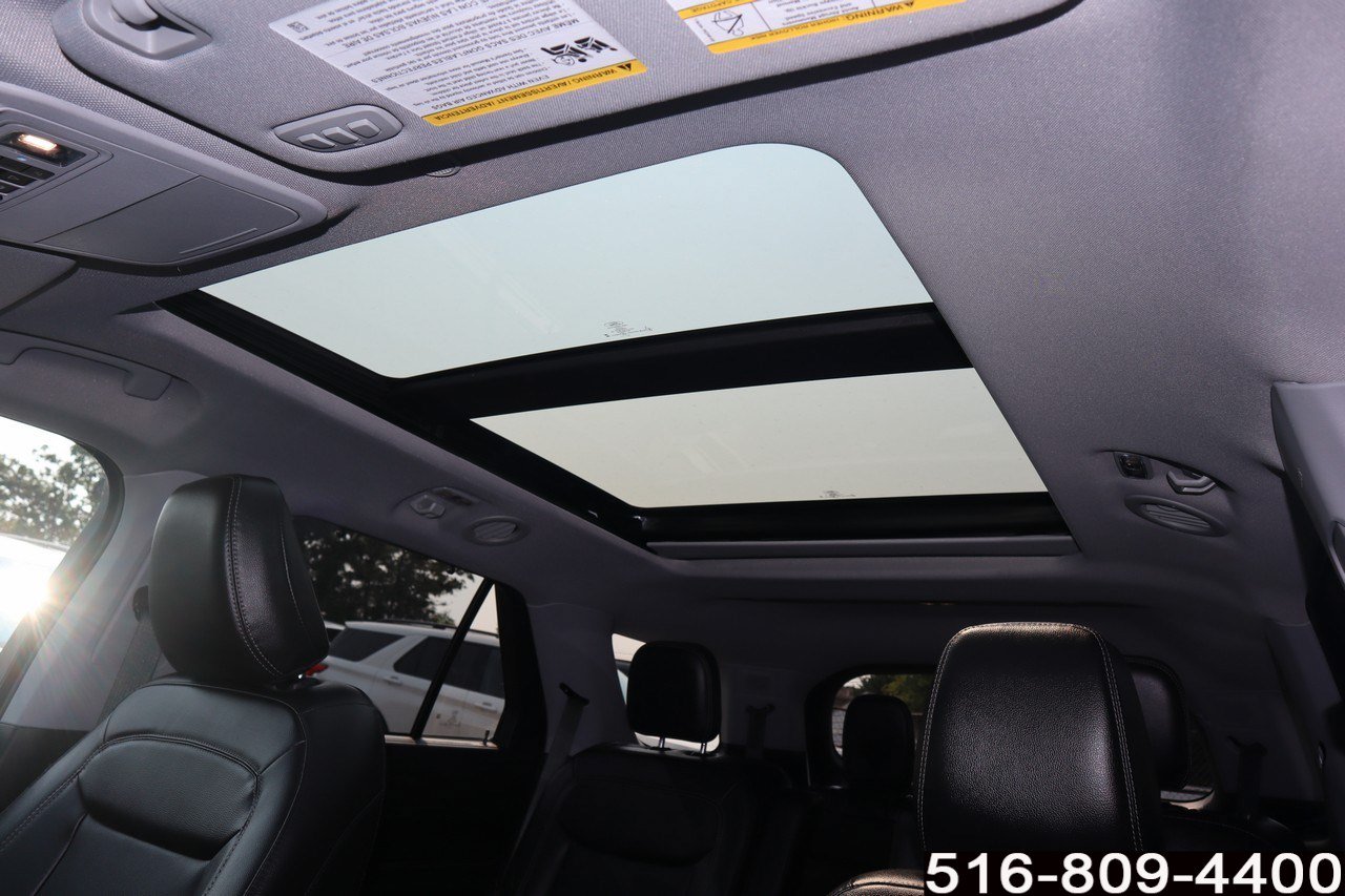 Used 2023 Ford Explorer Limited w/ Limited Technology Package AWD/4WD image 19