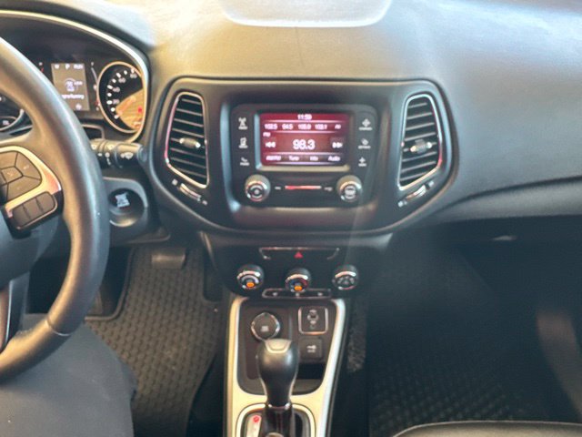 Used 2018 Jeep Compass Latitude w/ Cold Weather Group AWD/4WD image 21