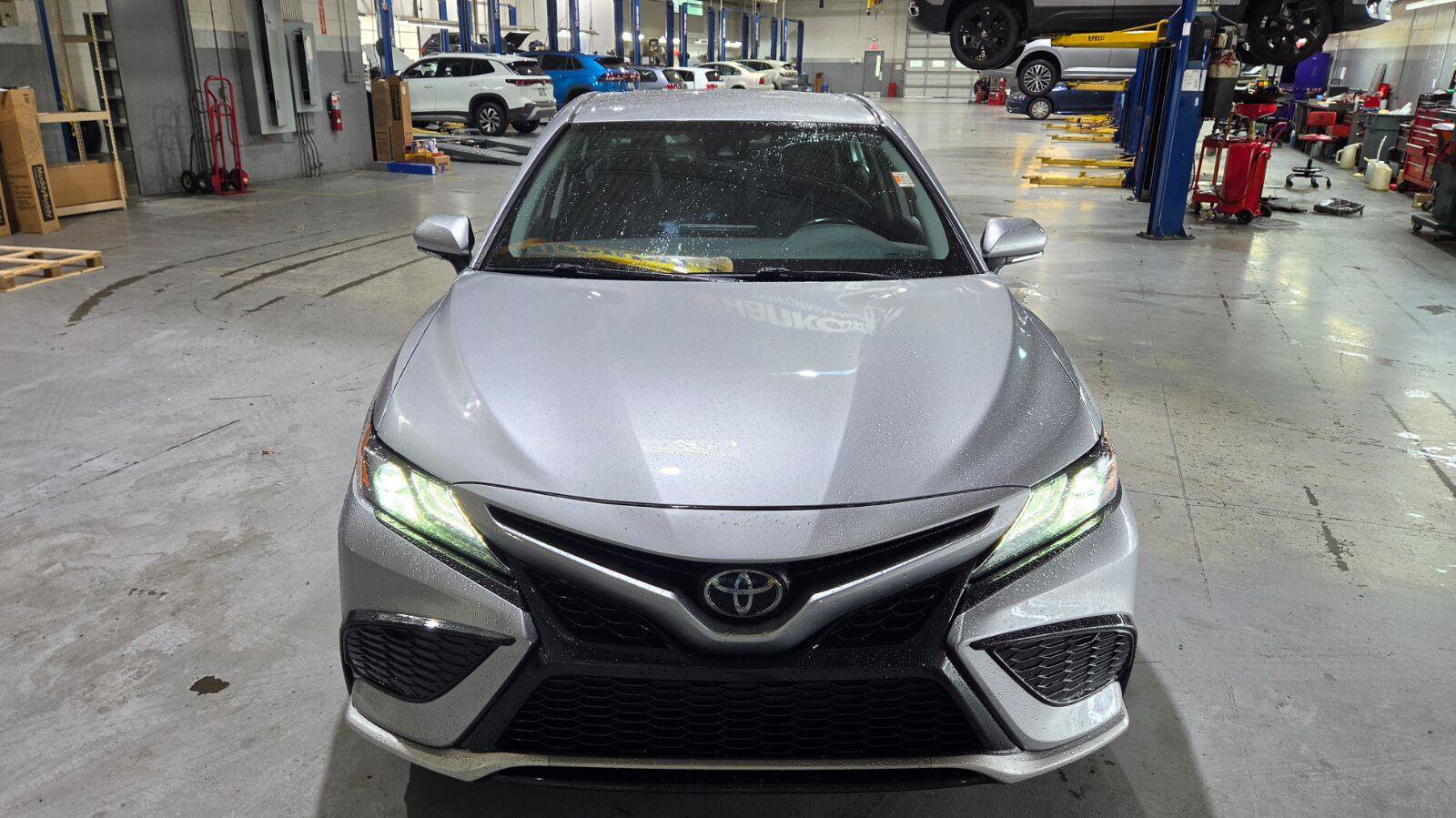Used 2024 Toyota Camry XSE FWD image 10