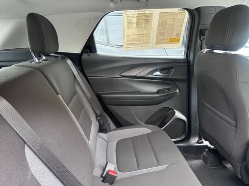 Used 2025 Chevrolet TrailBlazer LT FWD image 24