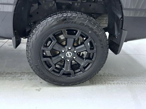 Used 2019 Nissan Titan SV w/ SV Convenience Package image 21