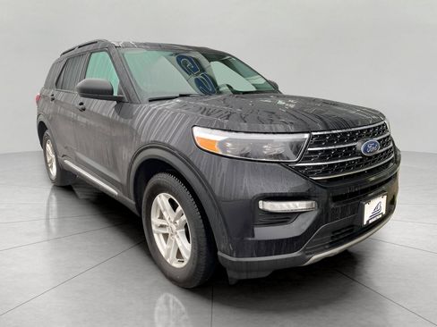 Used 2023 Ford Explorer XLT w/ Equipment Group 202A image 30