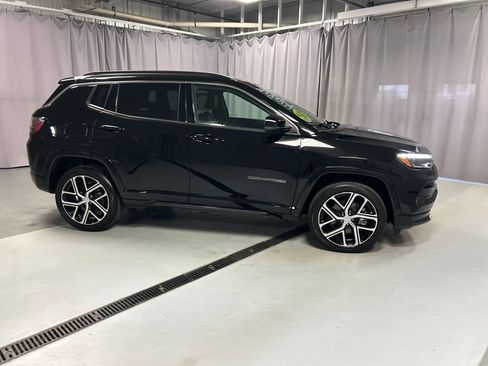 Used 2024 Jeep Compass Limited w/ Elite Group AWD/4WD image 8