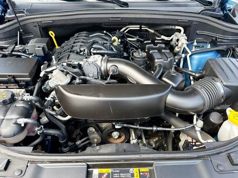 Used 2025 Dodge Durango GT image 35