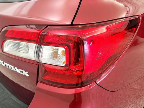 Used 2016 Subaru Outback 2.5i Limited AWD/4WD image 15