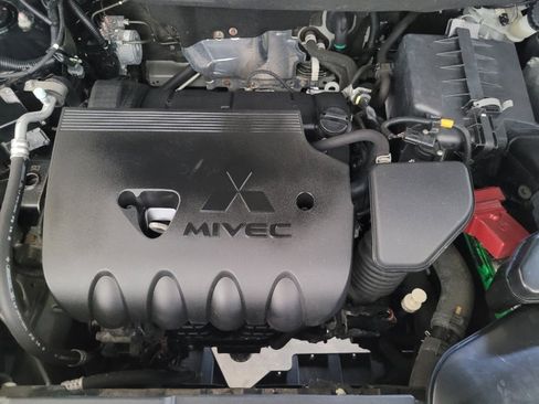 Used 2016 Mitsubishi Outlander SEL image 30