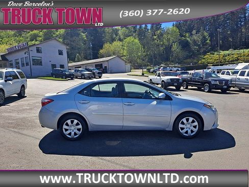 Used 2015 Toyota Corolla LE w/ Body Protection Package #1 FWD image 2