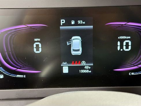 Used 2025 Kia Sportage LX image 14