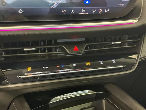 Certified 2025 Buick Envision Preferred AWD/4WD image 26