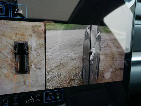 New 2026 GMC Terrain Denali w/ LPO, Black Badging Package image 31