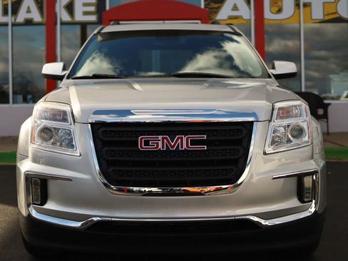 Used 2017 GMC Terrain SLE w/ Convenience Package FWD image 2