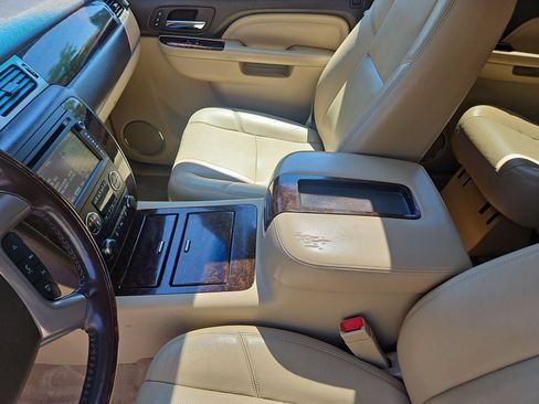 Used 2014 GMC Yukon XL Denali AWD/4WD image 26