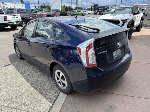 Used 2013 Toyota Prius Two FWD image 4