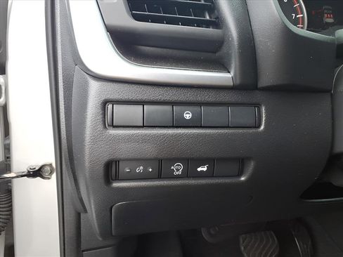 Used 2025 Nissan Rogue SV image 19