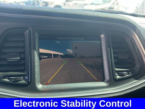 Used 2015 Dodge Challenger SRT image 12