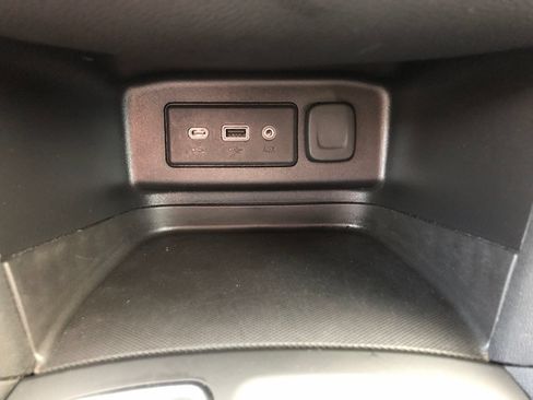 Used 2019 Chevrolet Equinox LT FWD image 26