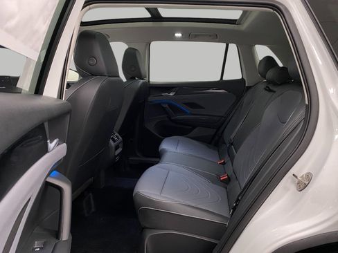 New 2026 Volkswagen Tiguan SE AWD/4WD image 25