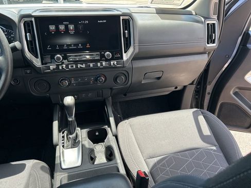 Certified 2025 Nissan Frontier SV RWD image 13