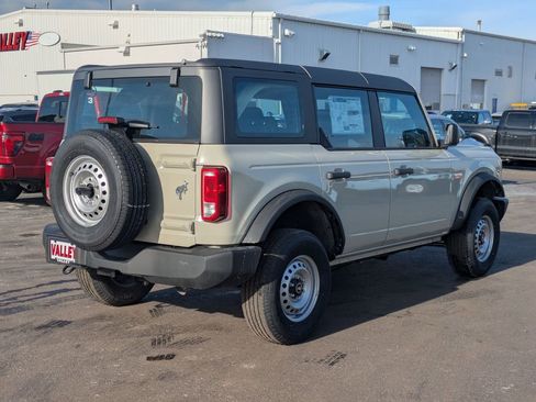 New 2025 Ford Bronco 4-Door image 7