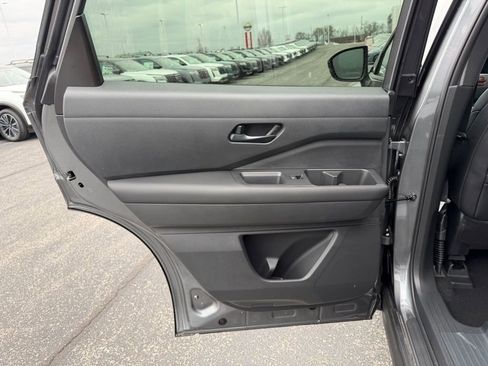 New 2026 Nissan Pathfinder SV image 16