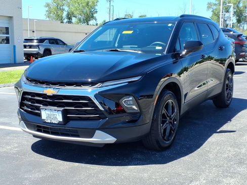 Used 2023 Chevrolet Blazer LT w/ Convenience Package FWD image 2