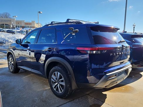 New 2026 Nissan Pathfinder SL image 4