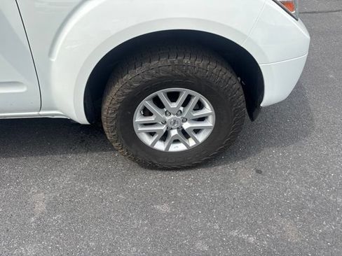 Used 2016 Nissan Frontier SV AWD/4WD image 12