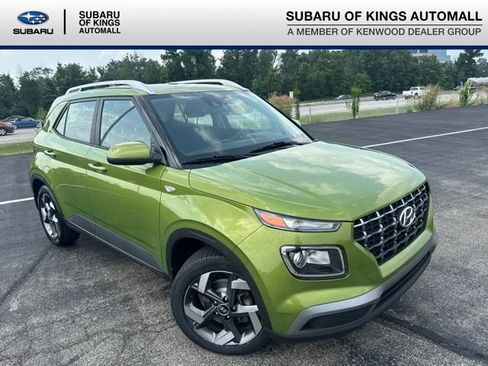 Used 2022 Hyundai Venue SEL FWD image 1