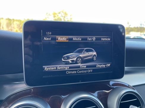 Used 2017 Mercedes-Benz GLC 300 4MATIC image 10