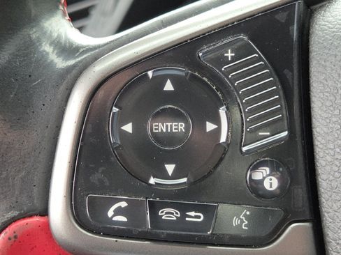 Used 2018 Honda Civic Type R image 9