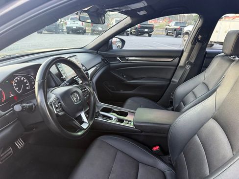 Used 2019 Honda Accord Sport image 9