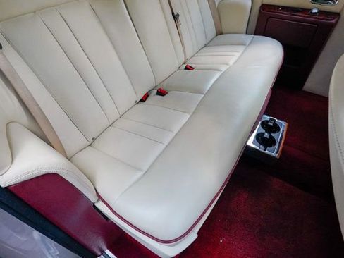 Used 2013 Rolls-Royce Phantom Sedan image 96