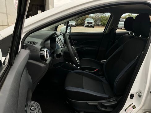 Used 2025 Nissan Versa SV image 10
