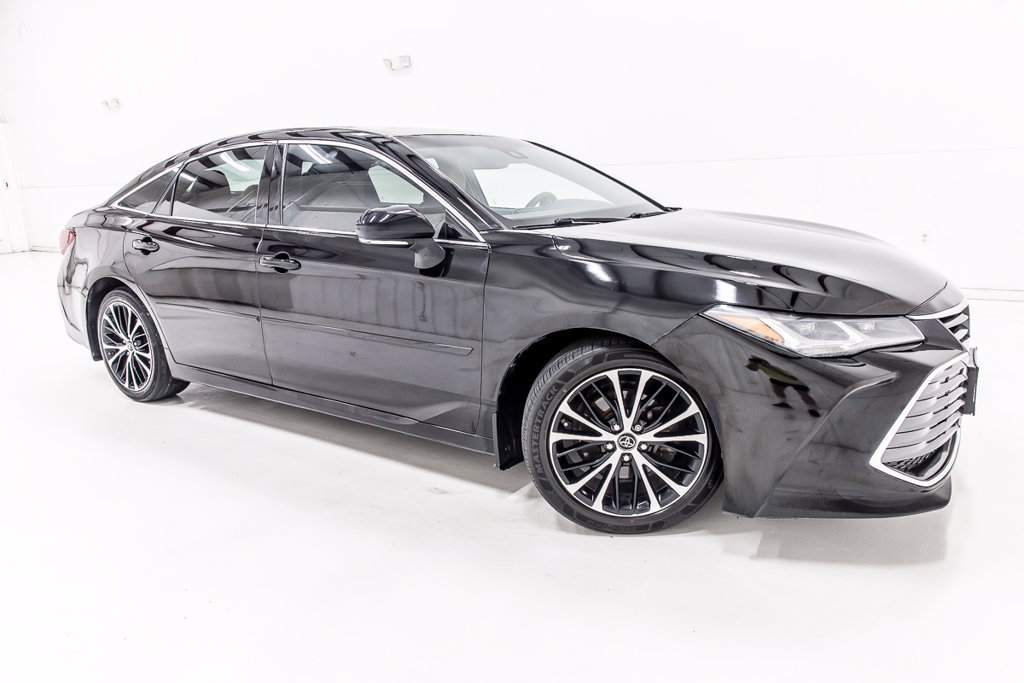 Used 2019 Toyota Avalon Limited FWD image 8