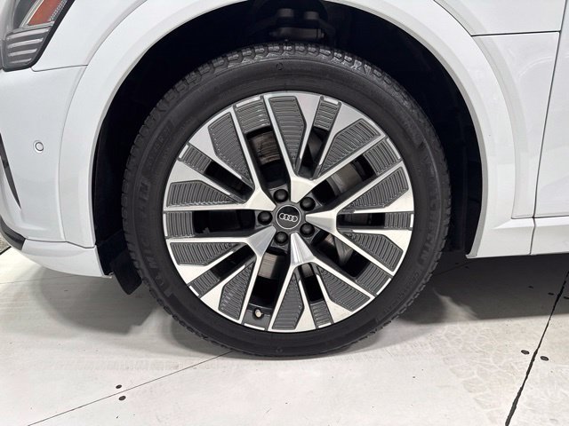 Used 2024 Audi Q8 e-tron Prestige w/ Prestige Package AWD/4WD image 9