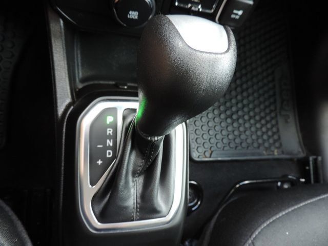 Used 2023 Jeep Renegade Latitude AWD/4WD image 27