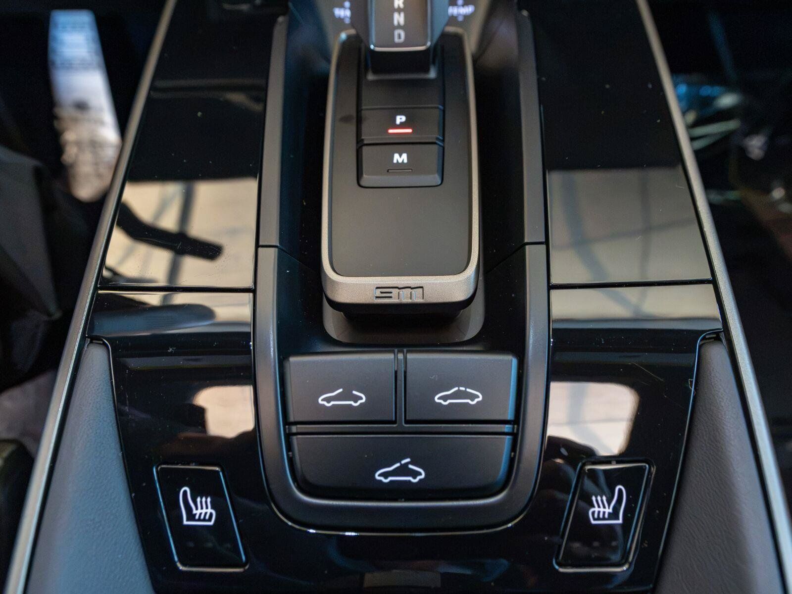 Used 2025 Porsche 911 Turbo S AWD/4WD image 44