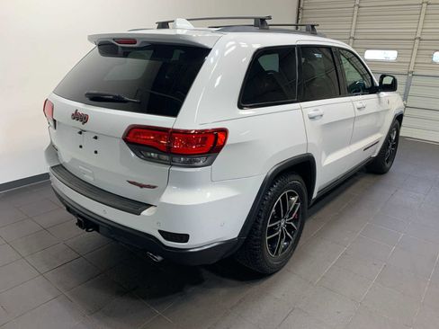 Used 2017 Jeep Grand Cherokee Trailhawk w/ Trailhawk Luxury Group image 3