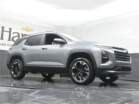 New 2026 Chevrolet Equinox LT image 2