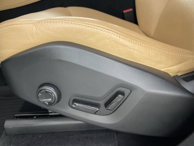 Used 2018 Volvo XC90 T6 Momentum AWD/4WD image 33