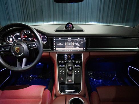 Used 2023 Porsche Panamera 4 Platinum Edition AWD/4WD image 18