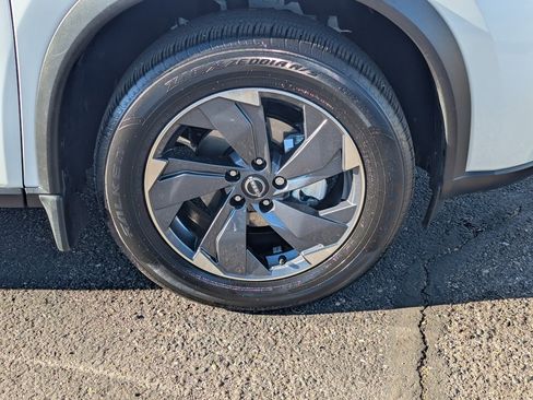 Certified 2024 Nissan Rogue SV image 10