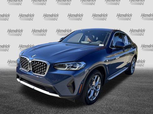 Certified 2025 BMW X4 xDrive30i image 5